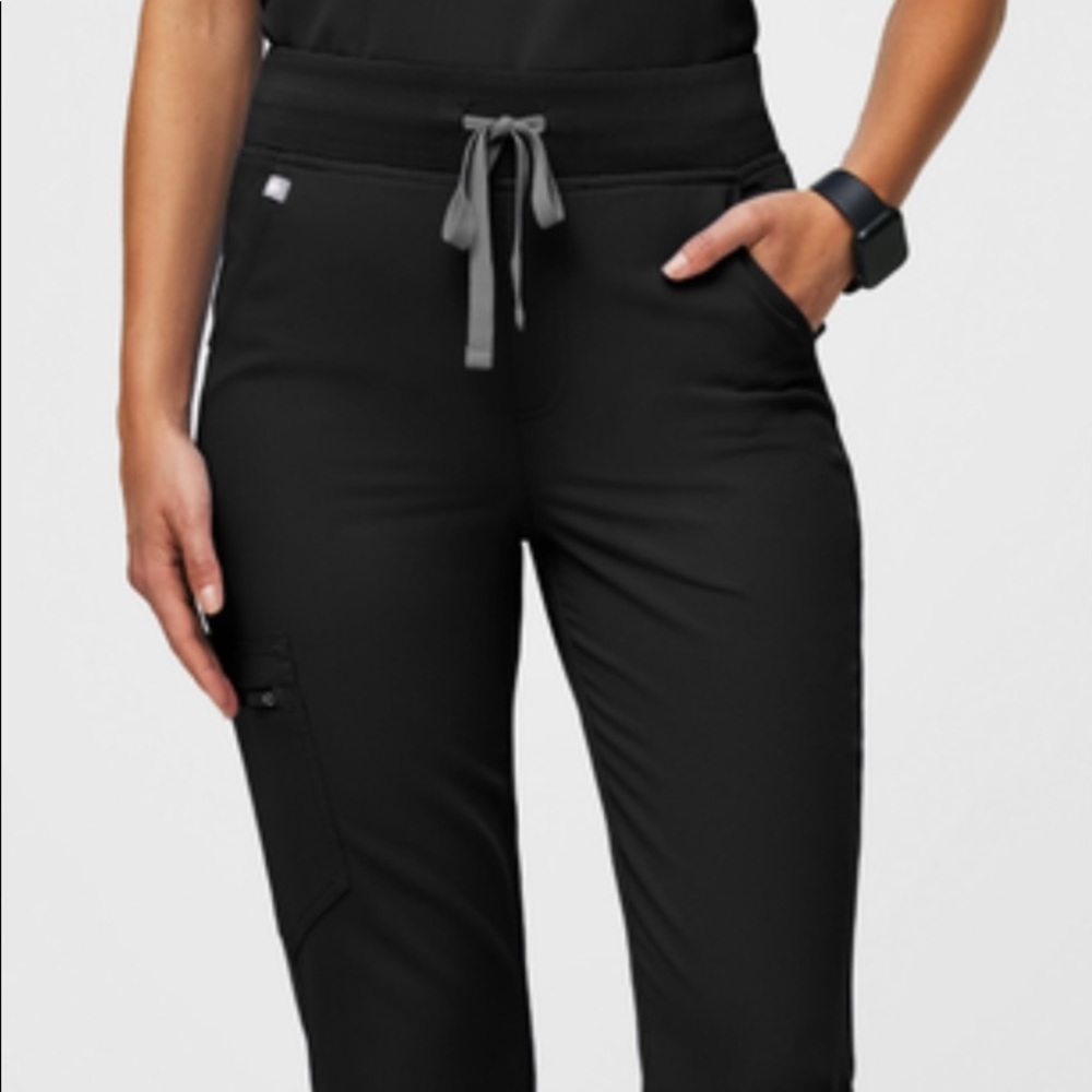 LIKE NEW Figs High Waisted Zamora Jogger Scrub Pants size Large BLACK